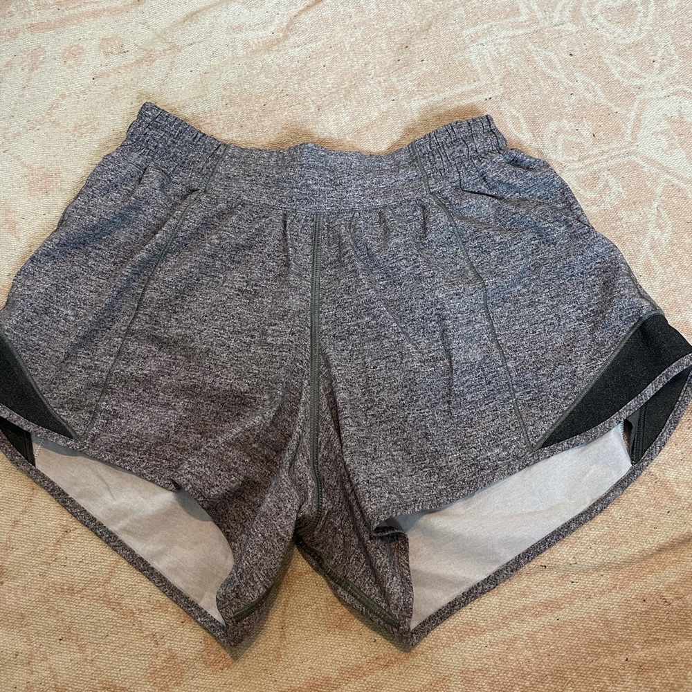 hotty hot lululemon shorts